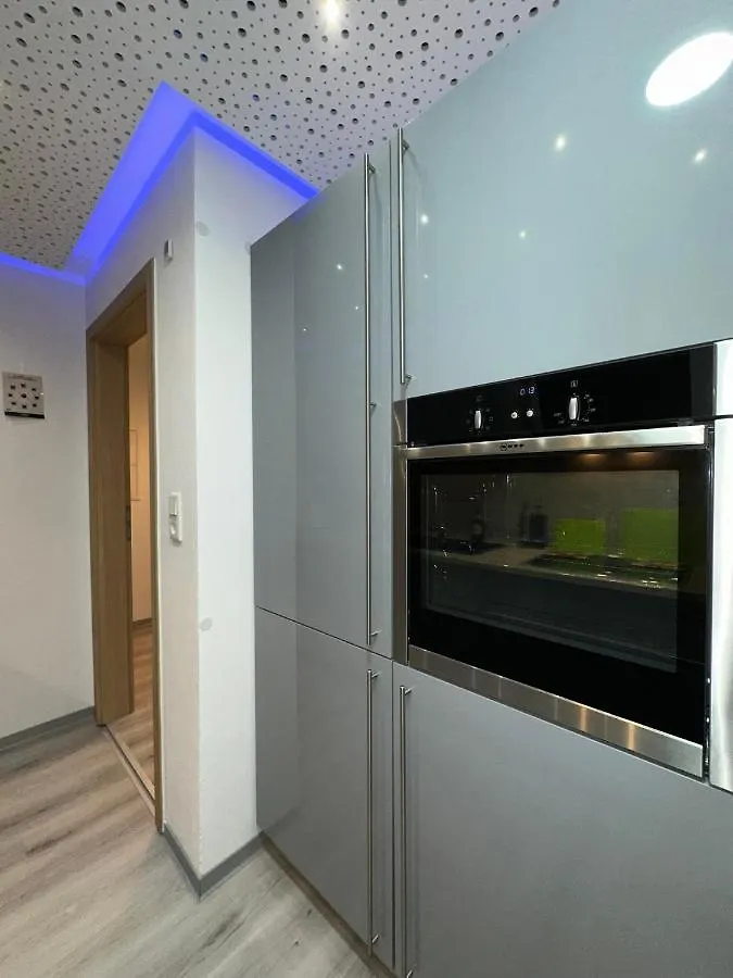 Modern Apartments Neuburg D - Top - 2 Zimmer, Parkplatz, Balkon, Wi-Fi, 2 Tv, Dusche, Kueche Neuburg an Der Donau 0*,  Germany